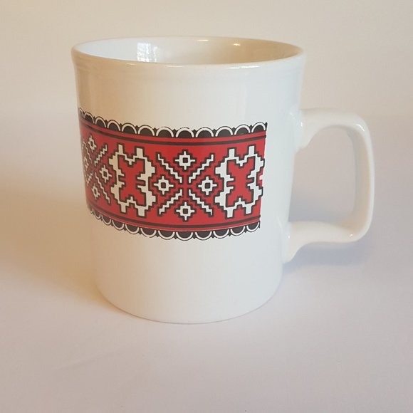 Set of 2 Ukrainian Mugs Teacups Made in England Red White Ukrainian Art Tea Cups - Picture 3 of 15